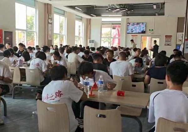 专业配资股票 “只收尖子生”、学费近两万，一教育机构违规办高中先修班被查